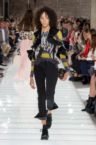 Look 33